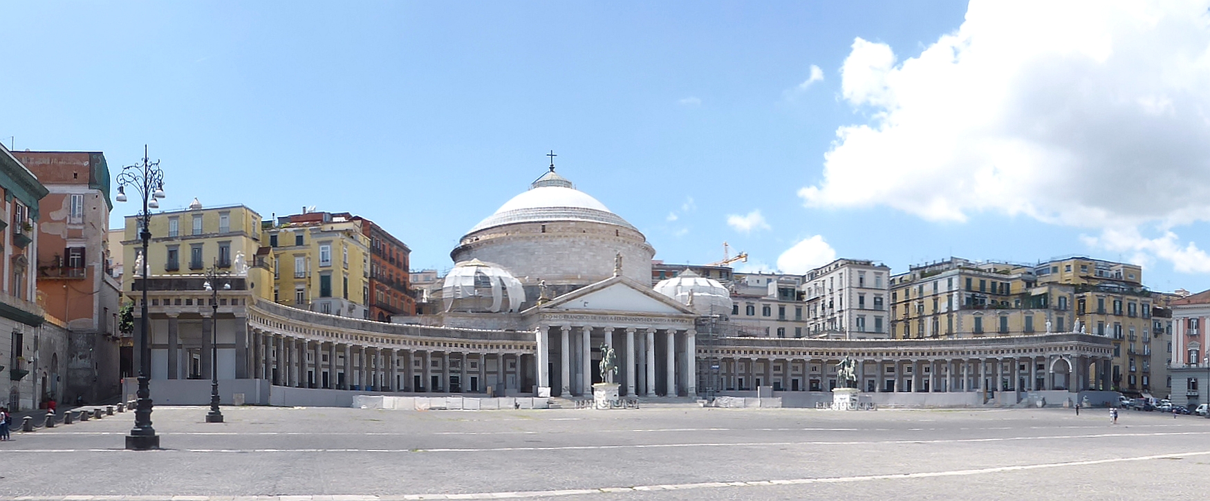 Piazza del Plebiscito — Punto di interesse a Napoli, Napoli