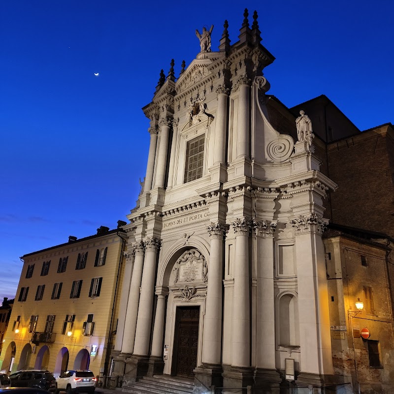 Chiesa parrocchiale di Sant'Andrea Apostolo — Punto di interesse a Bra, Cuneo