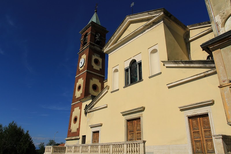 Chiesa Parrocchiale di Santa Cristina — Punto di interesse a Borgomanero, Novara