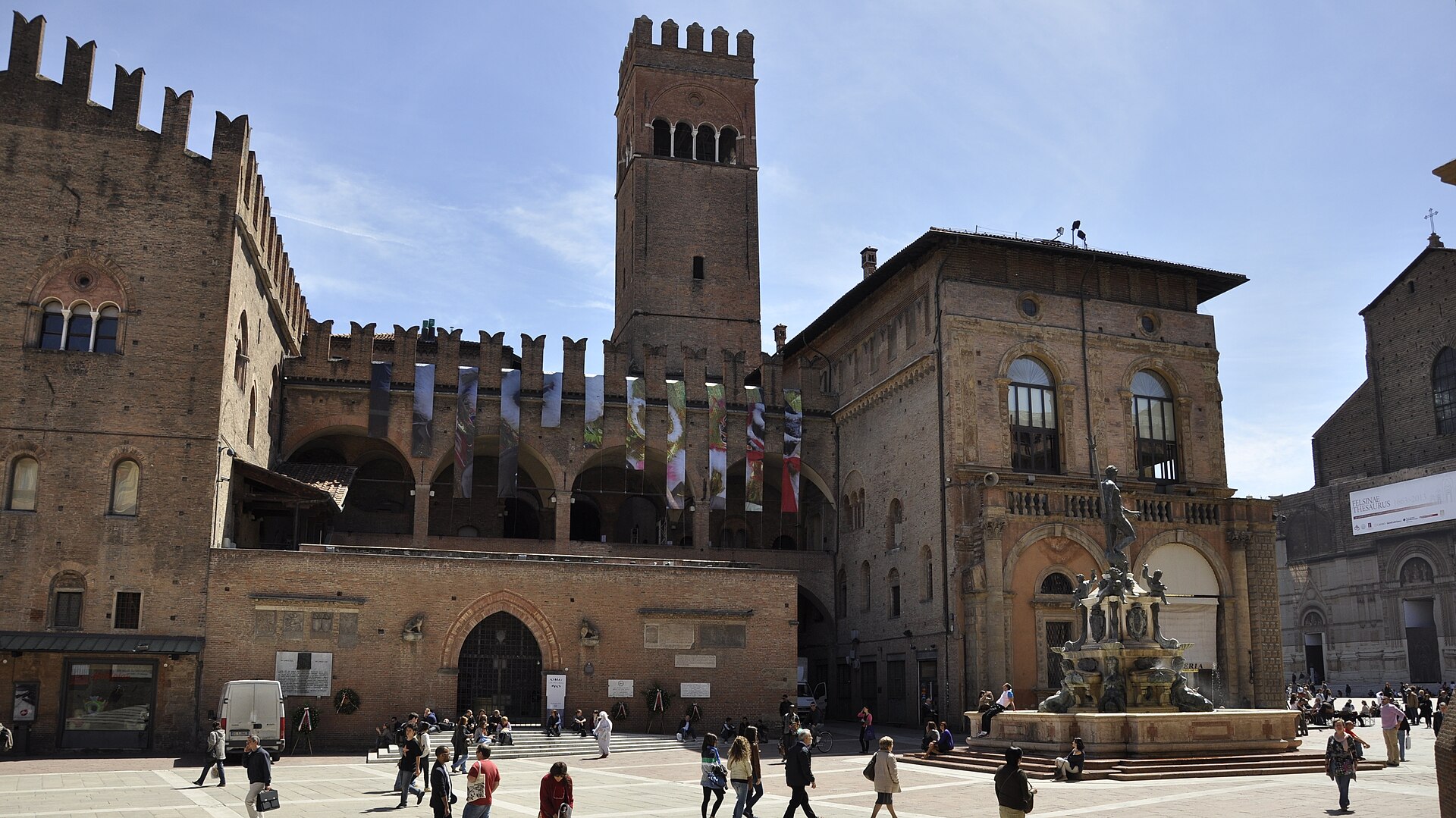 Palazzo Re Enzo — Punto di interesse a Bologna, Bologna