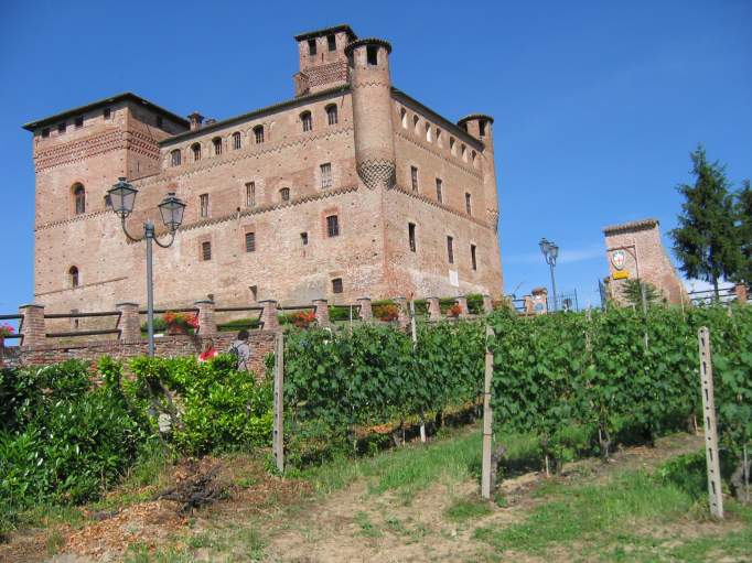 castello di Grinzane Cavour — Punto di interesse , Genova