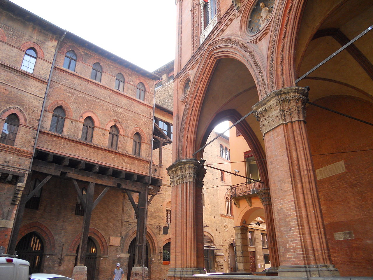 Palazzo della Mercanzia — Punto di interesse a Bologna, Bologna