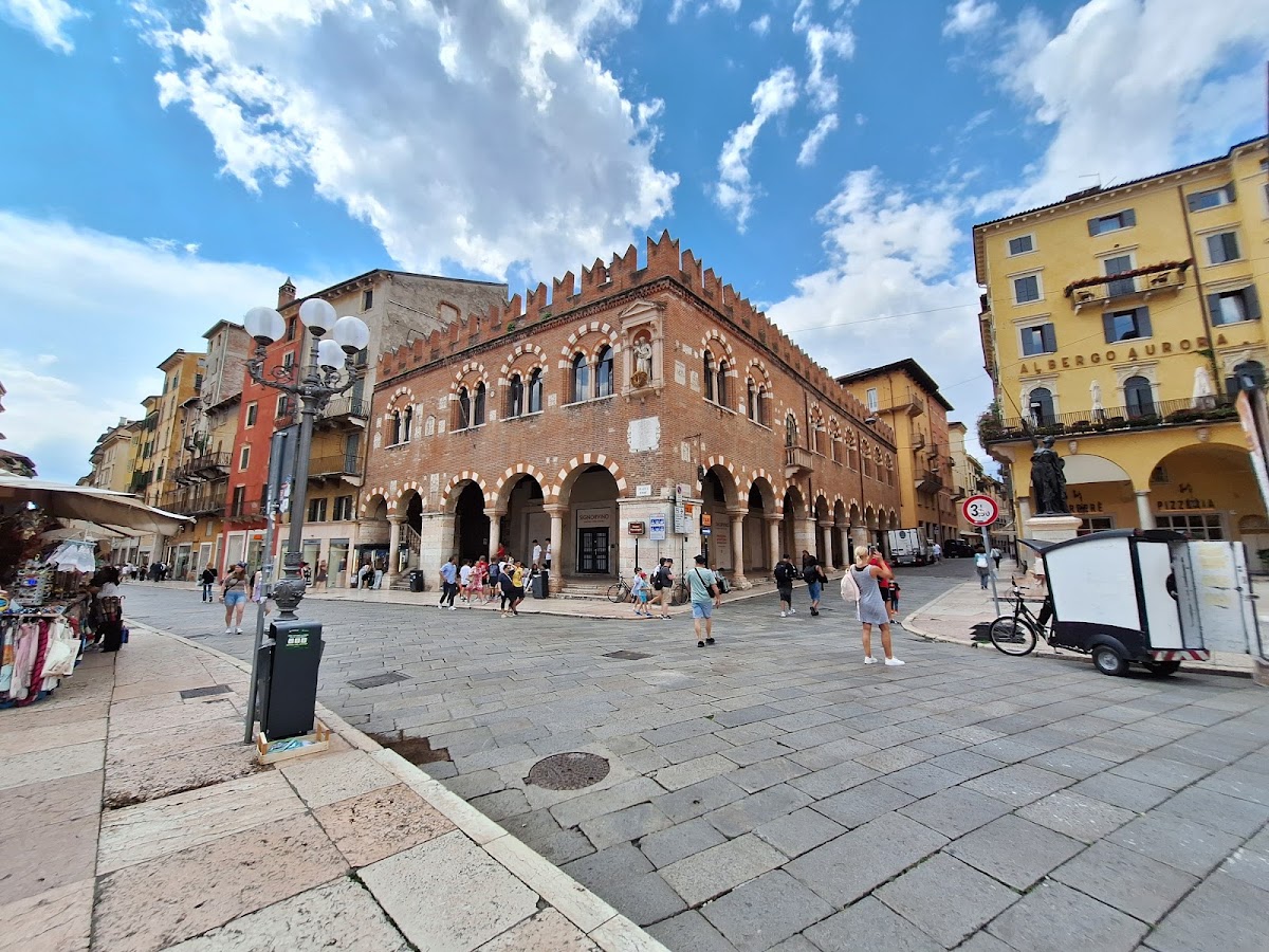 Domus Mercatorum — Punto di interesse a Verona, Verona