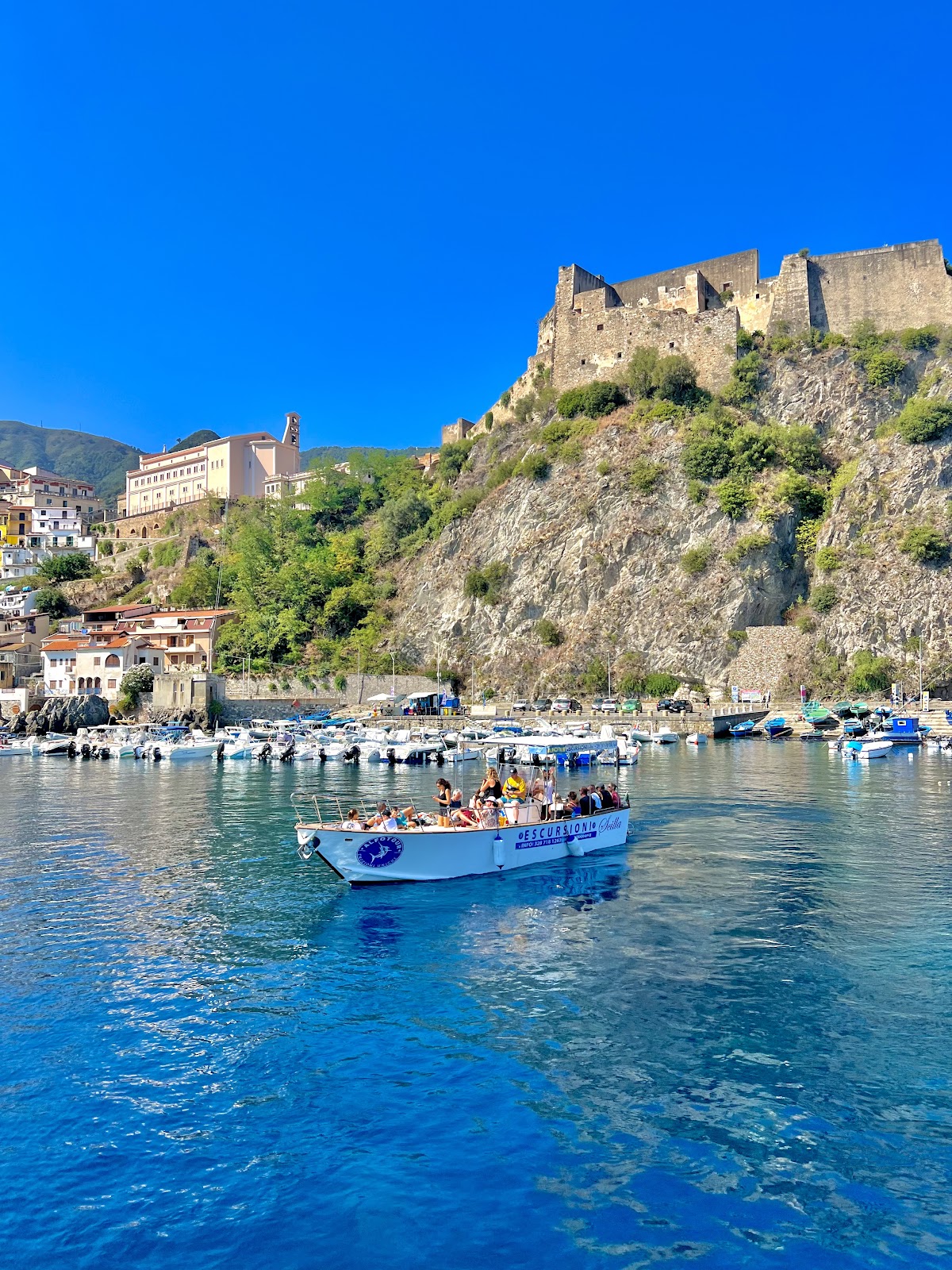 Alfotour Escursioni in barca a Scilla — Punto di interesse a Scilla, Reggio Calabria