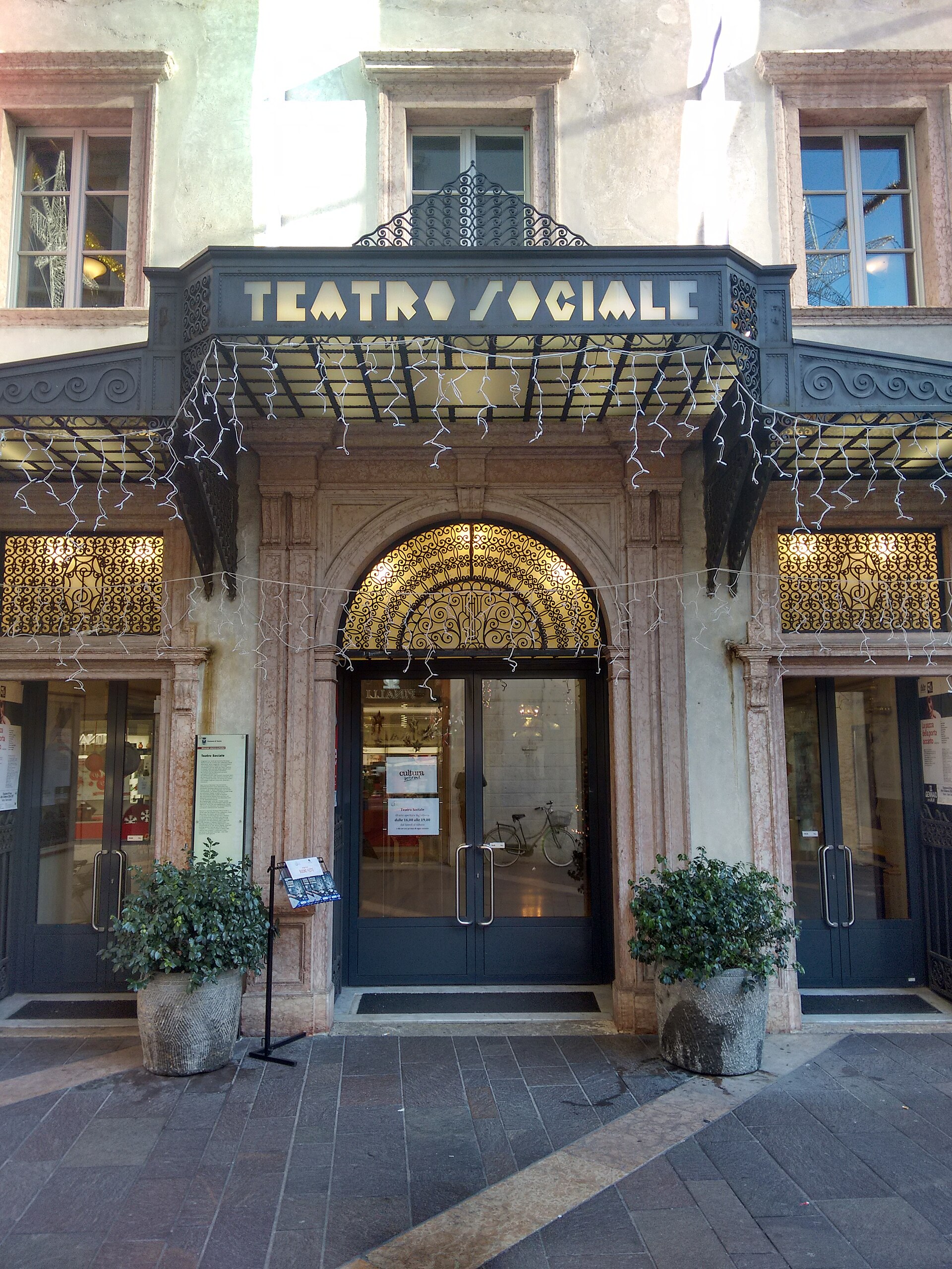 Teatro Sociale — Punto di interesse a Trento, Trento