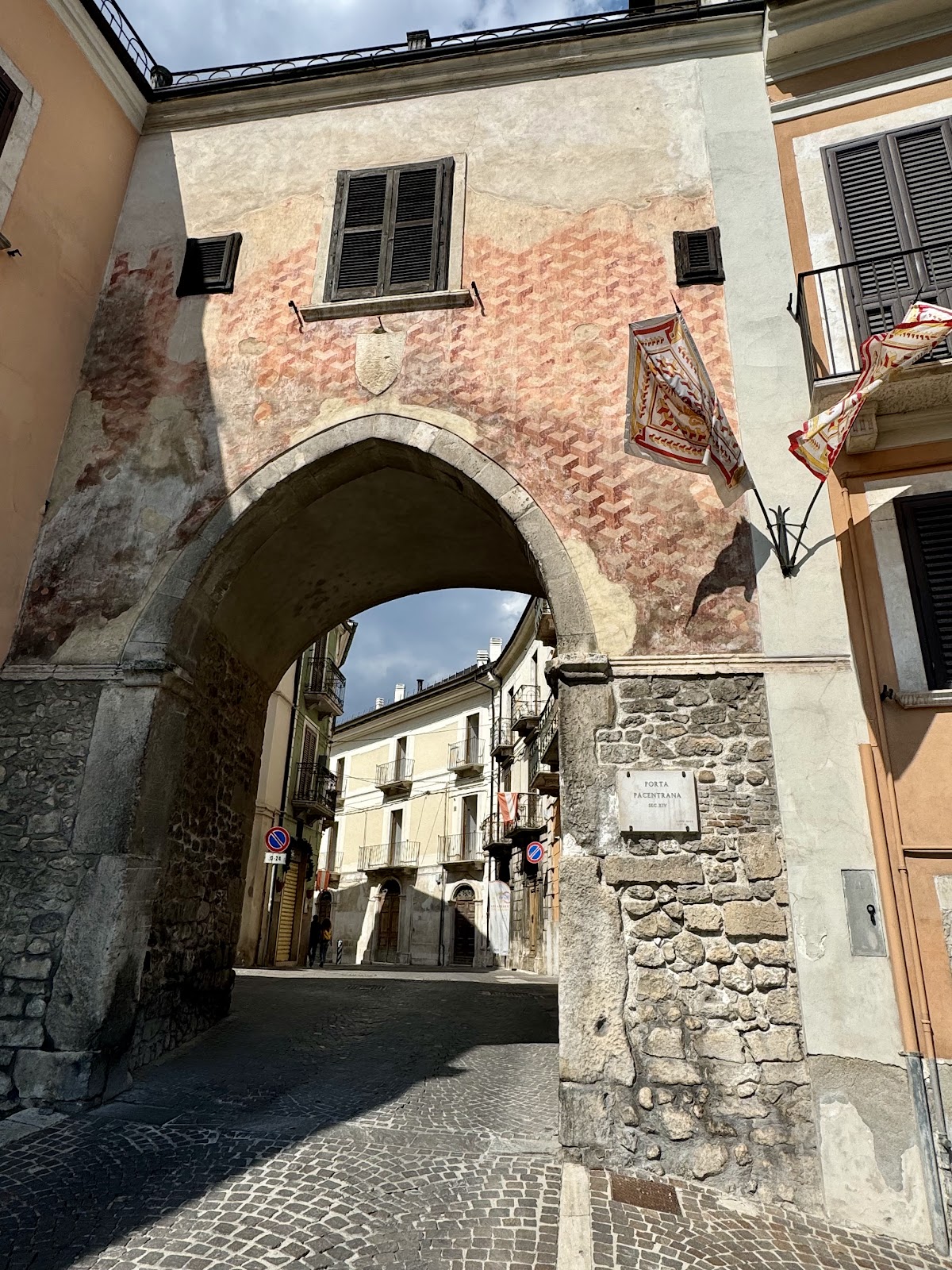 Porta Pacentrana — Punto di interesse a Sulmona, L'Aquila