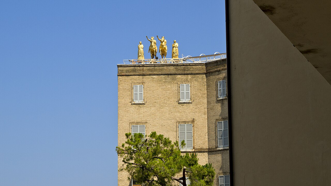 Palazzo degli Anziani — Punto di interesse a Ancona, Ancona