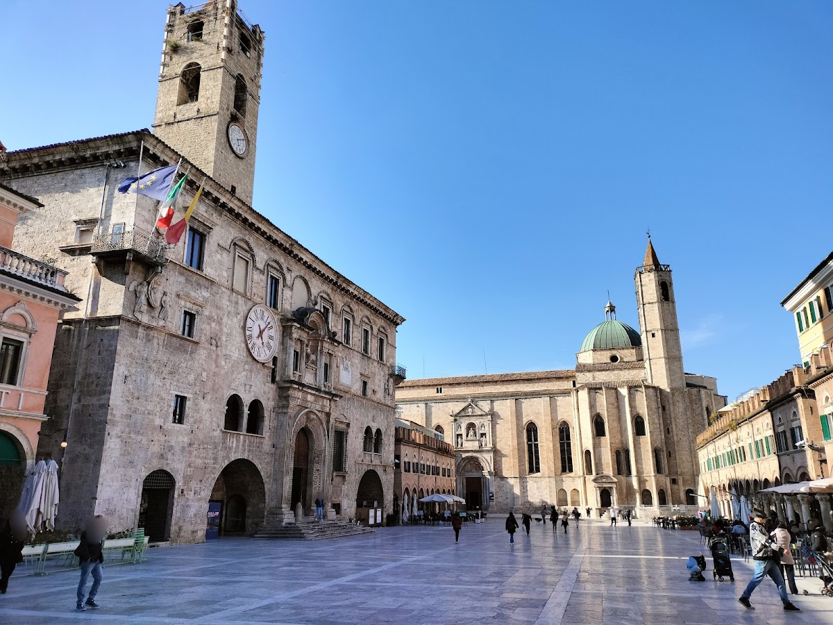 Palazzo dei Capitani del Popolo — Punto di interesse a Ascoli Piceno, Ascoli Piceno