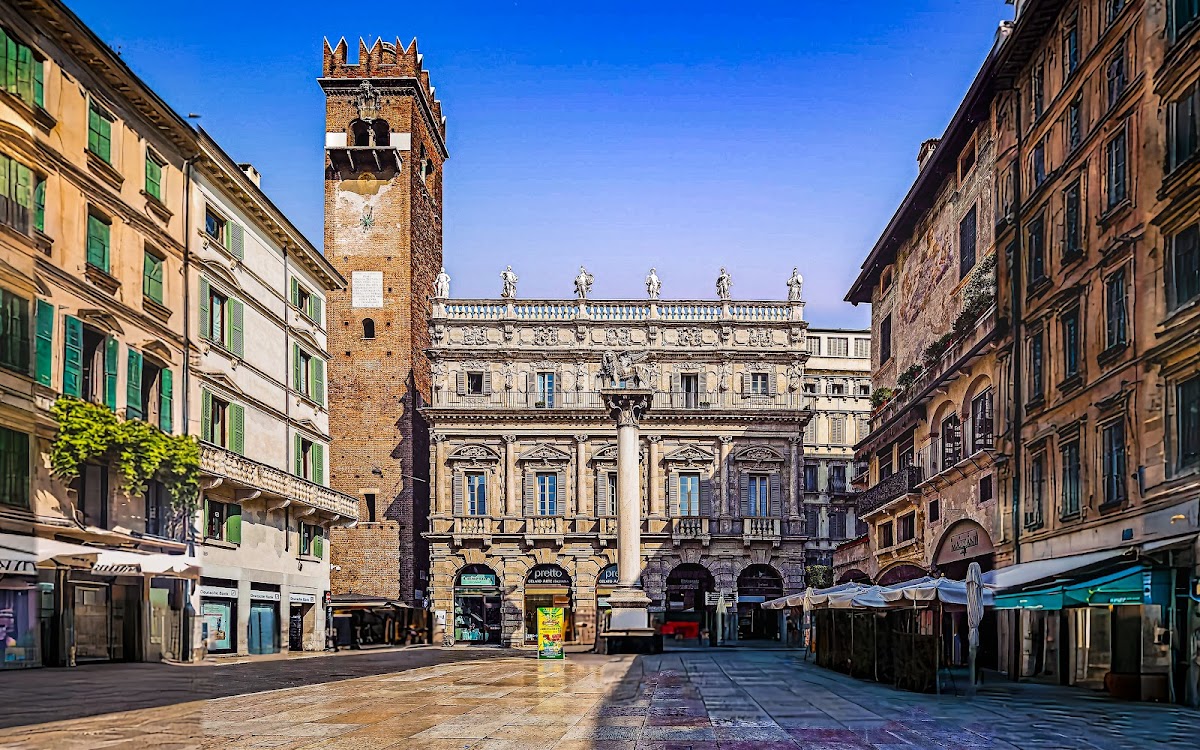 Piazza Erbe — Punto di interesse