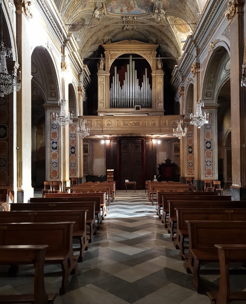 Parrocchia Collegiata dei Santi Martino e Stefano — Punto di interesse a Serravalle Scrivia, Alessandria