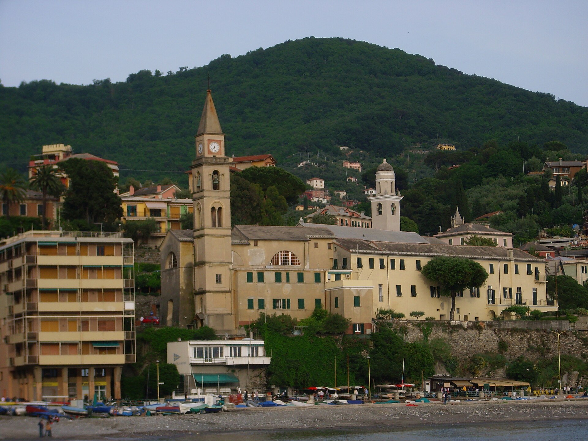Santuario di San Michele e del Santissimo Crocifisso — Punto di interesse a Camogli, Genova