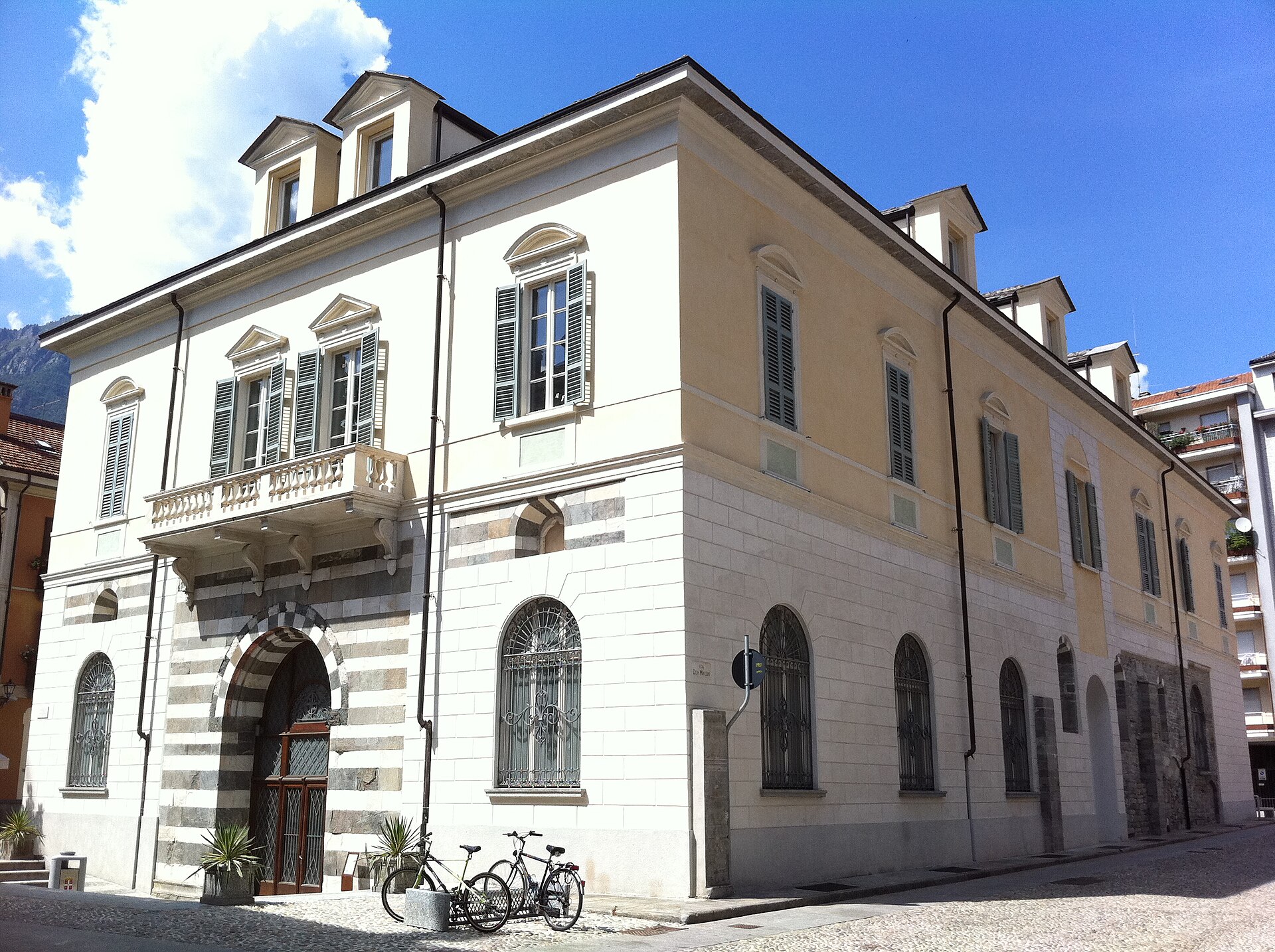Palazzo San Francesco — Punto di interesse , Milano