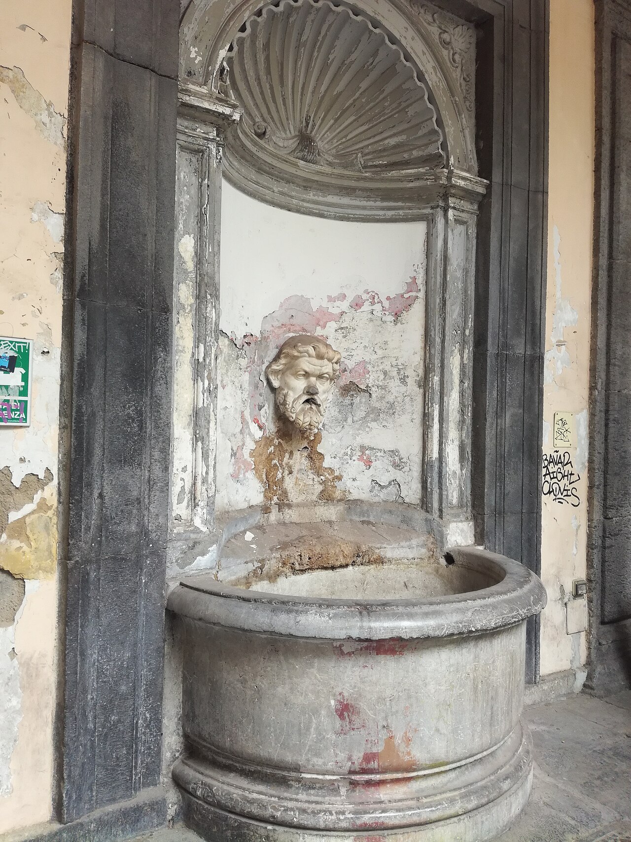 Palazzo Gravina — Punto di interesse a Napoli, Napoli