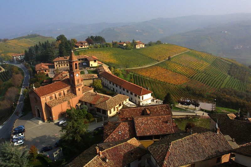 Serralunga D Alba — Punto di interesse a Serralunga D Alba, Cuneo
