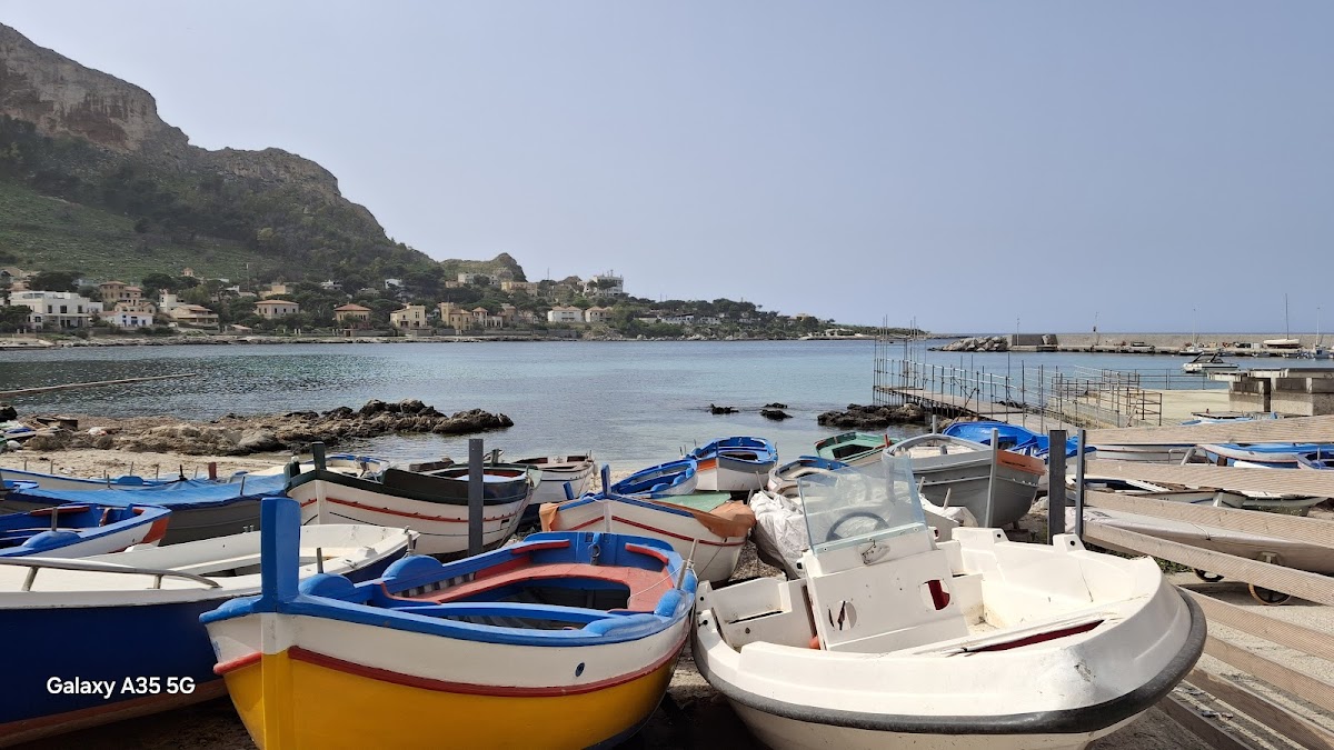 Malica sosta camper barcarello — Punto di interesse a Palermo, Palermo