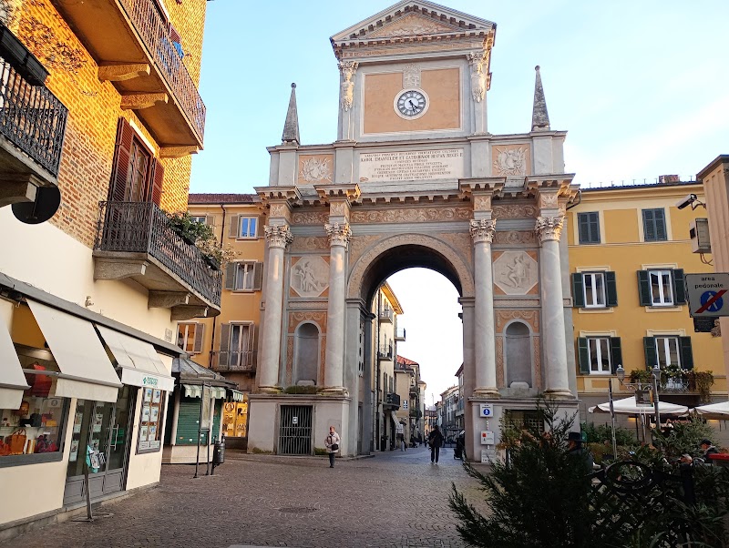 Arco Trionfale di Chieri
