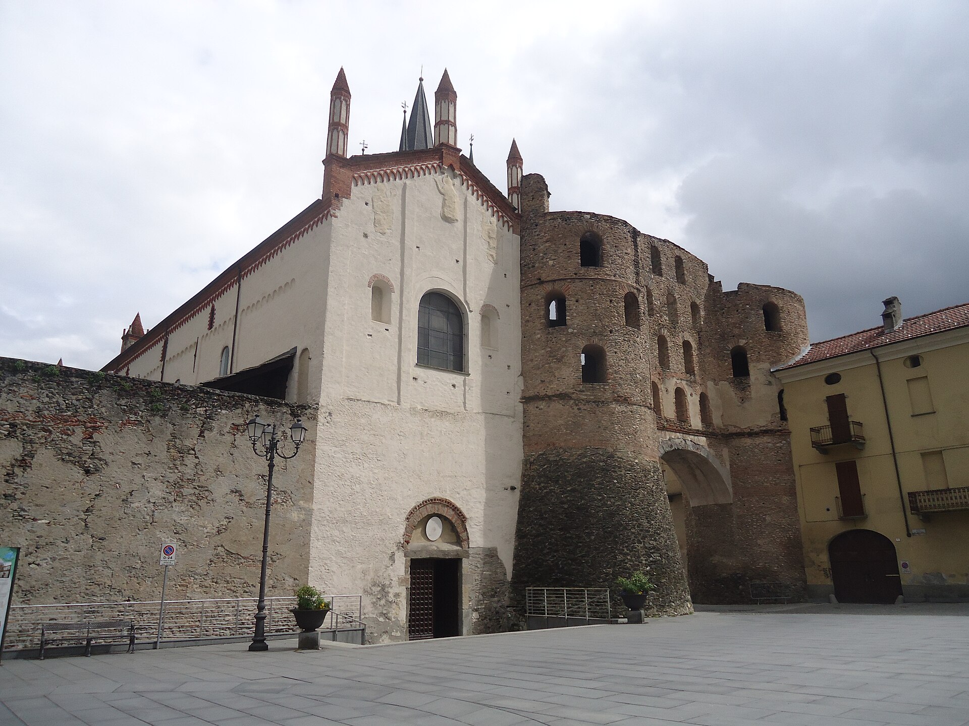 Cattedrale di San Giusto — Punto di interesse a Susa, Torino