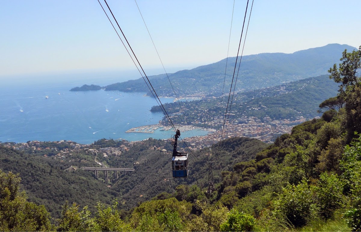 Funivia Rapallo - Montallegro / Stazione a monte — Punto de interés in Rapallo, Genova