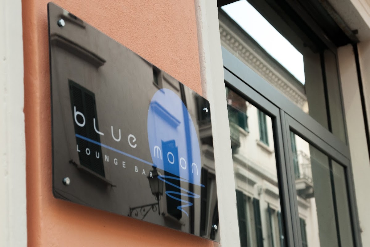 Blue Moon Lounge Bar — Punto di interesse a Pescara, Pescara