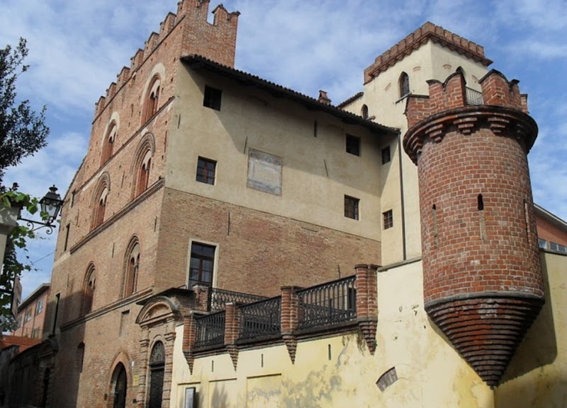 Palazzo Traversa — Punto di interesse a Bra, Cuneo