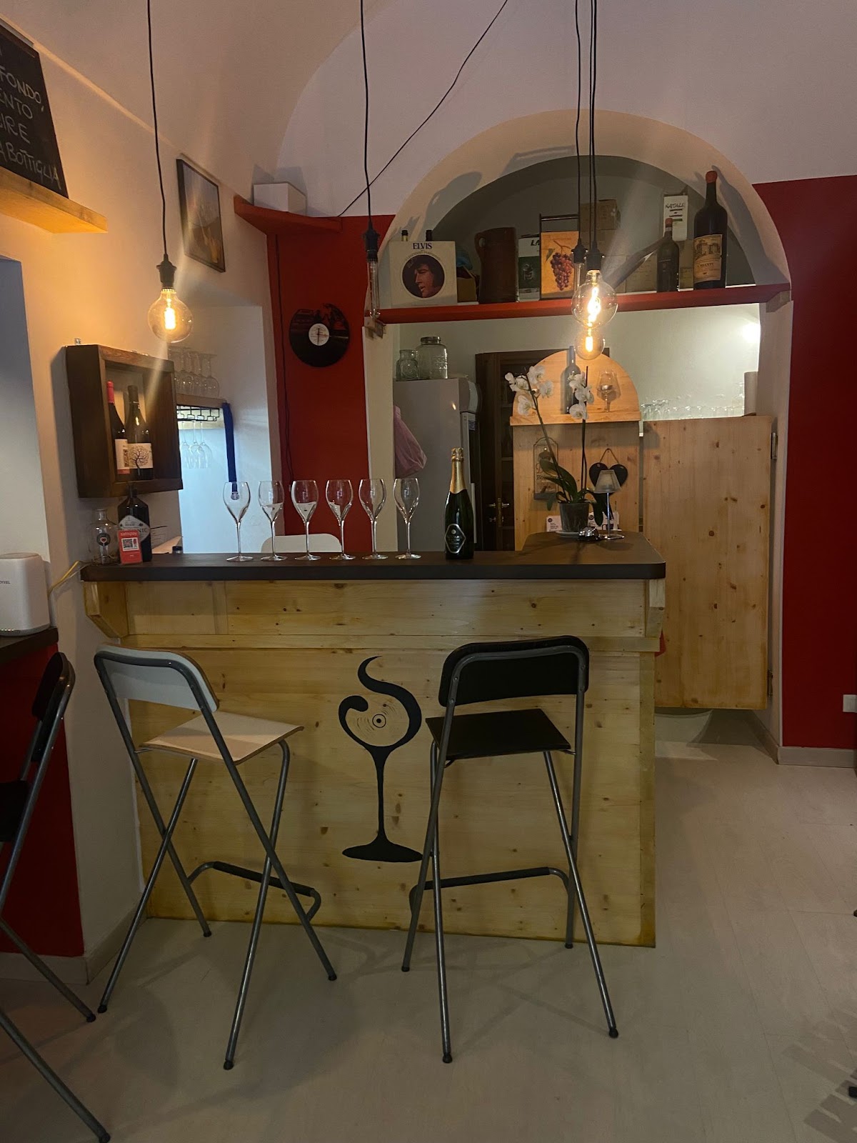 Enoteca Vinile — Punto di interesse a Torino, Torino