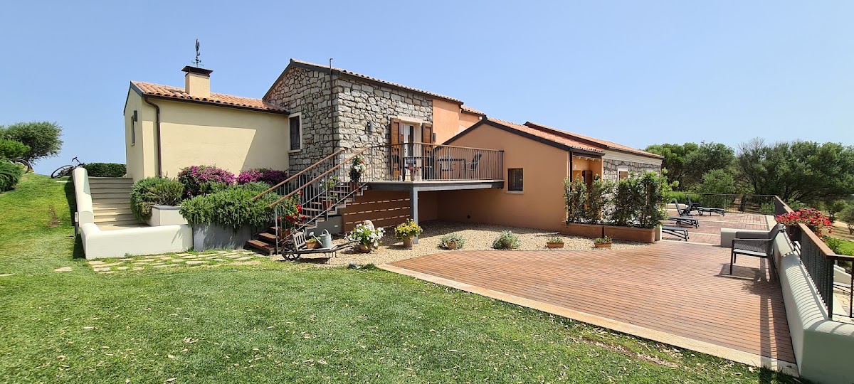 Tenuta Petra Bianca - Organic Winery and Rooms — Punto di interesse a Olbia, Sassari