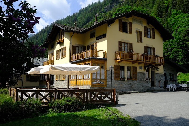 Hotel Villa Tedaldi — Alloggio a Gressoney-Saint-Jean, Piedmont