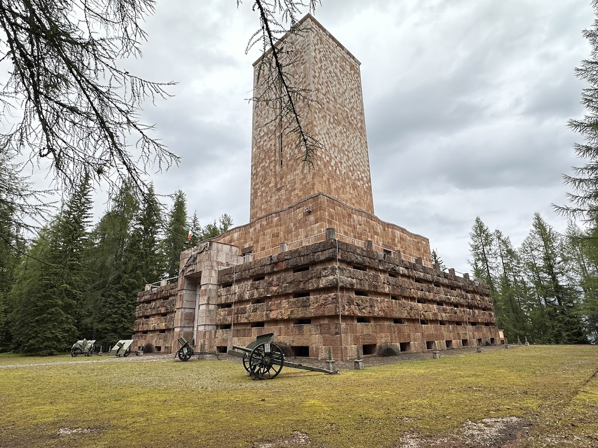 Sacrario Militare di Pocol — Punto di interesse a Cortina d Ampezzo, Belluno