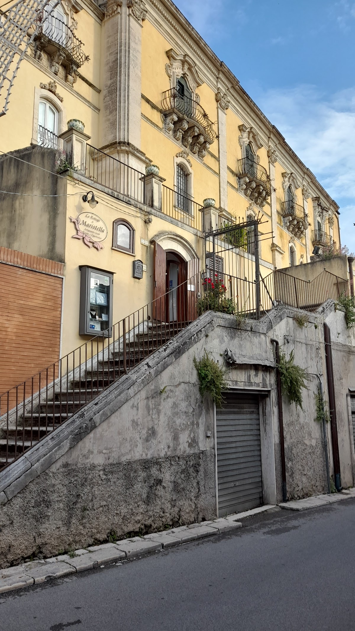 Palazzo Sortino Trono — Punto di interesse a Ragusa, Ragusa
