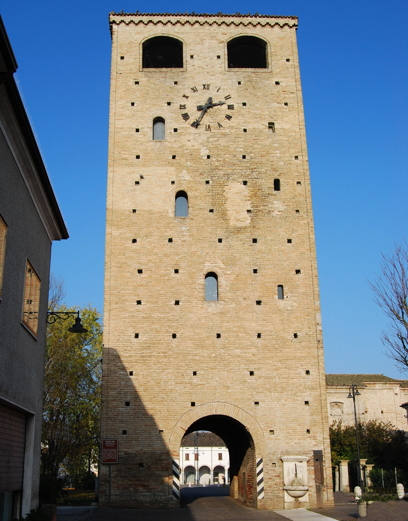 castello di Piubega — Punto di interesse , Milano