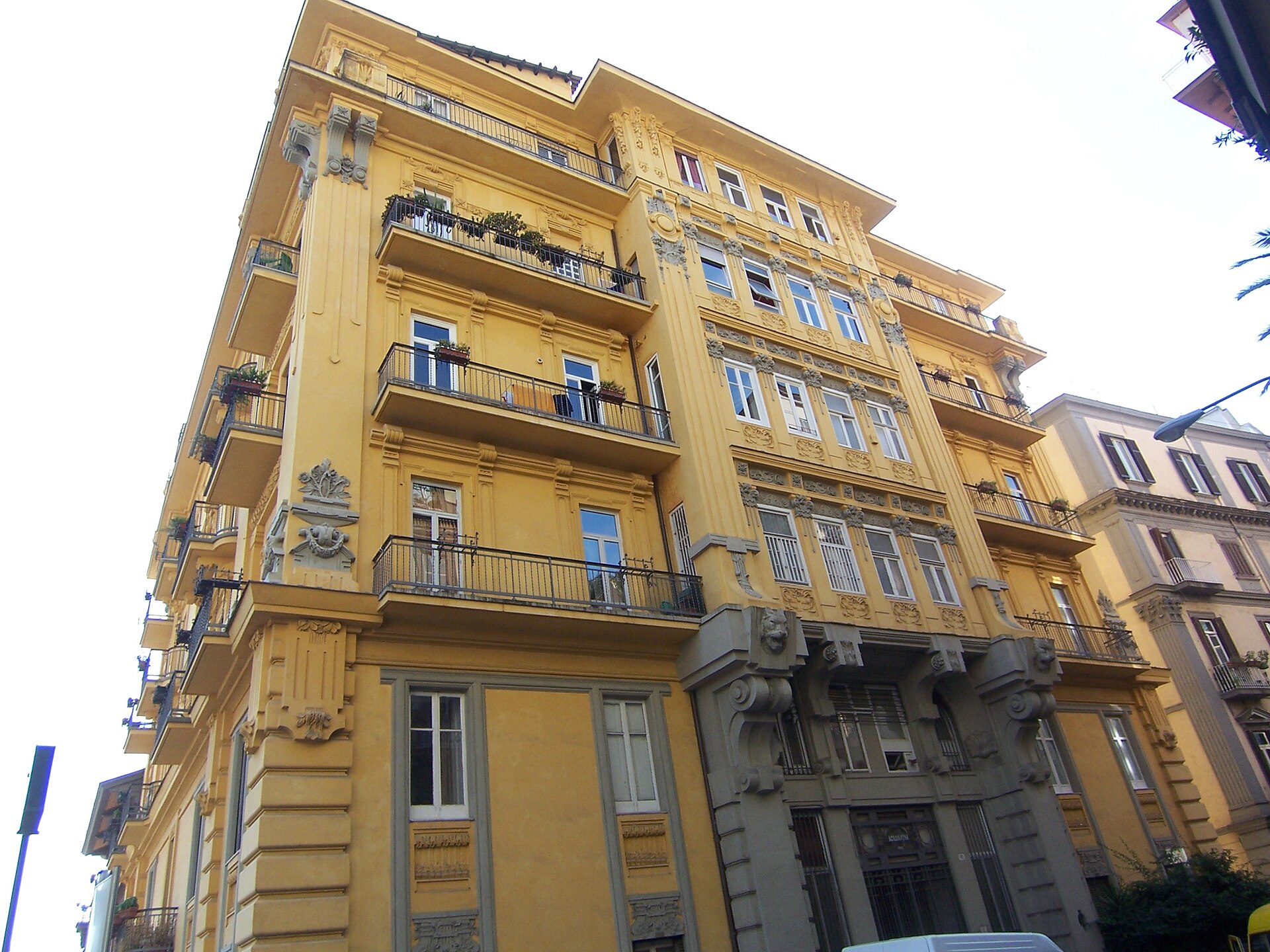 Palazzo Acquaviva Coppola — Punto di interesse a Napoli, Napoli