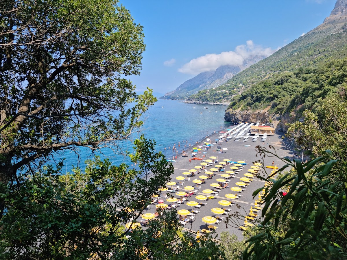 Spiaggia Nera o Cala Jannita