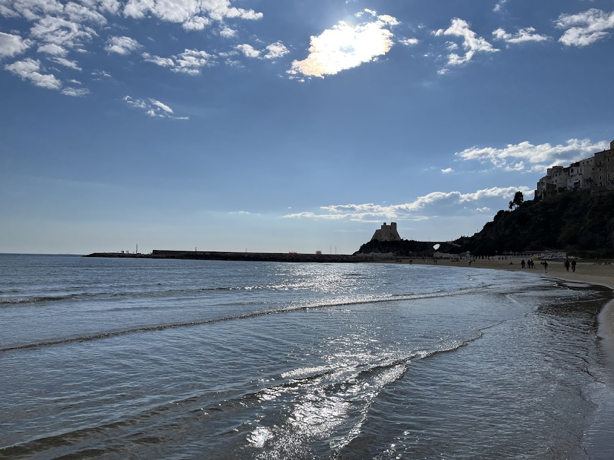Spiaggia libera Grotta di Tiberio — Punto di interesse a Sperlonga, Latina