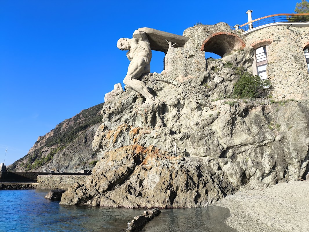 Statua del Gigante — Punto di interesse a Monterosso al Mare, La Spezia