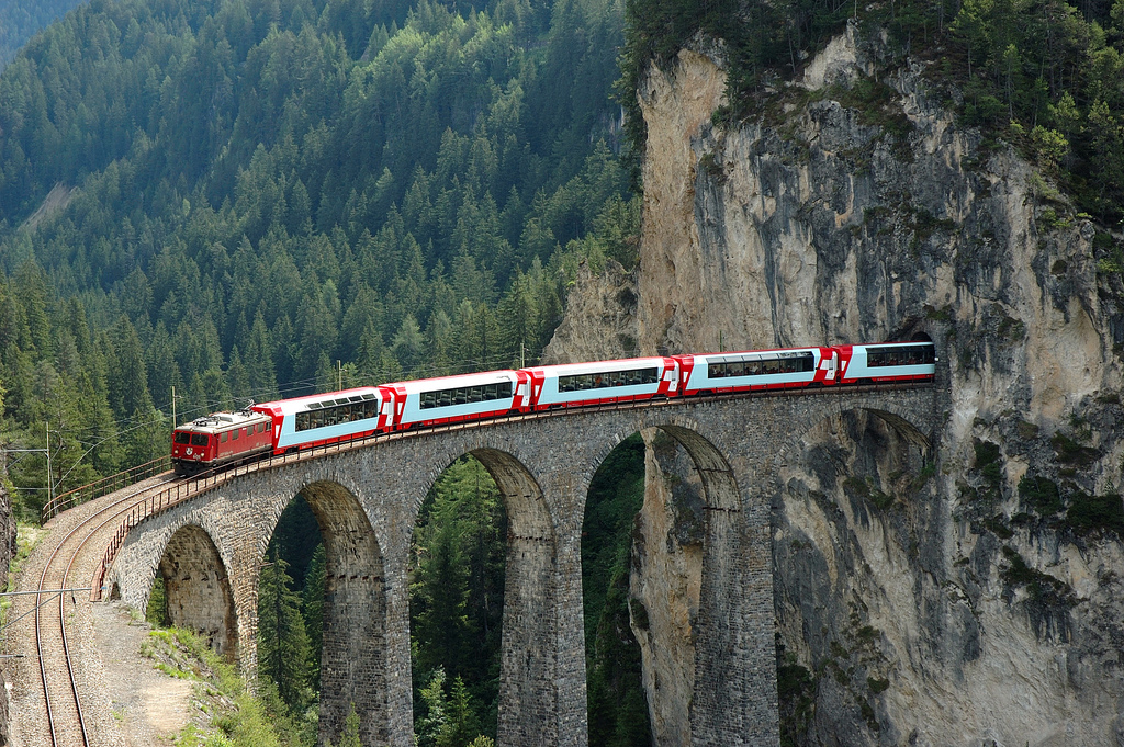 ferrovia Retica nei paesaggi dell'Albula e del Bernina — Punto di interesse , Milano