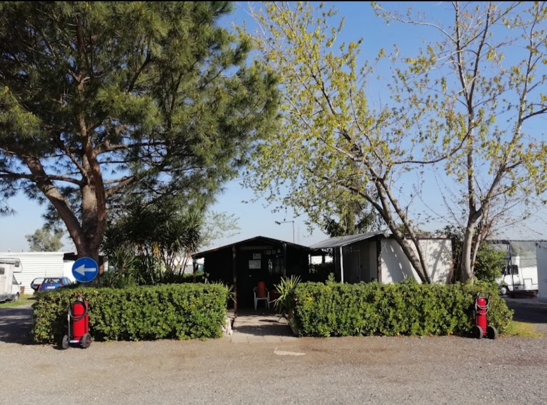 P. F. P. VACANZE Srl Rimessaggio e Parcheggio: Camper, Roulotte, Furgoni e Camion — Punto di interesse a Frascati, Roma