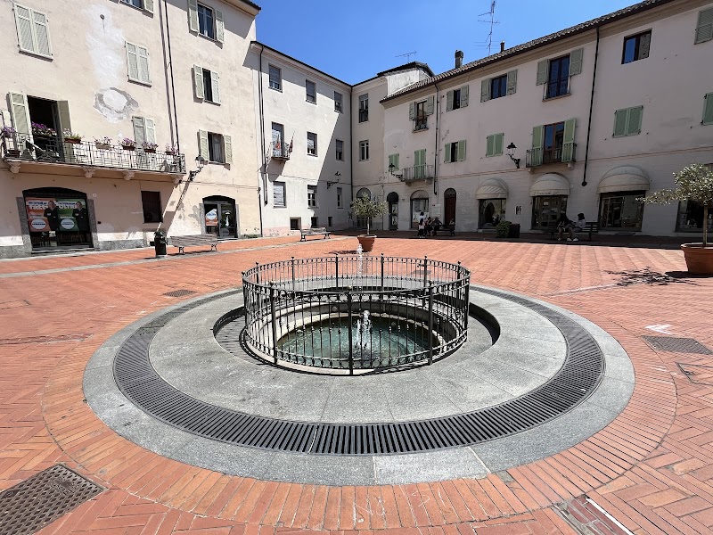 Piazza Palazzo Vecchio (detta "dei Pesci") — Punto di interesse a Vercelli, Vercelli