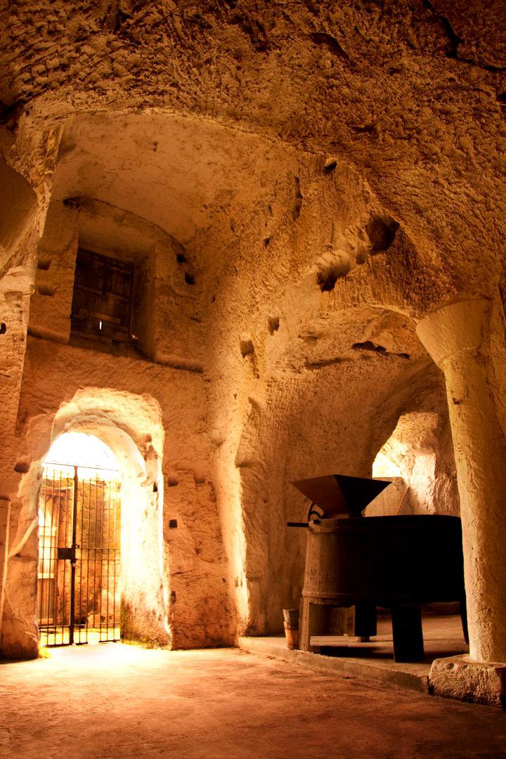 In zona: Cantine di Marzo: le Cantine Storiche del Greco di Tufo