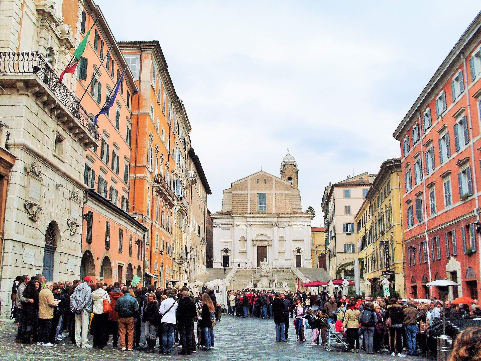 Piazza del Plebiscito — Punto di interesse a Ancona, Ancona