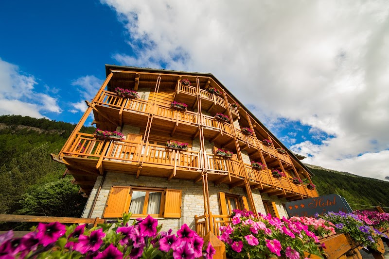 Hotel Le Bouquet — 宿泊施設 in Cogne, Piedmont