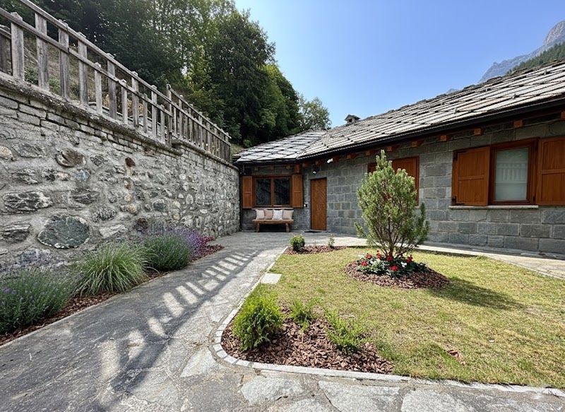 Cervinia House - Alpine apartments and Chalet