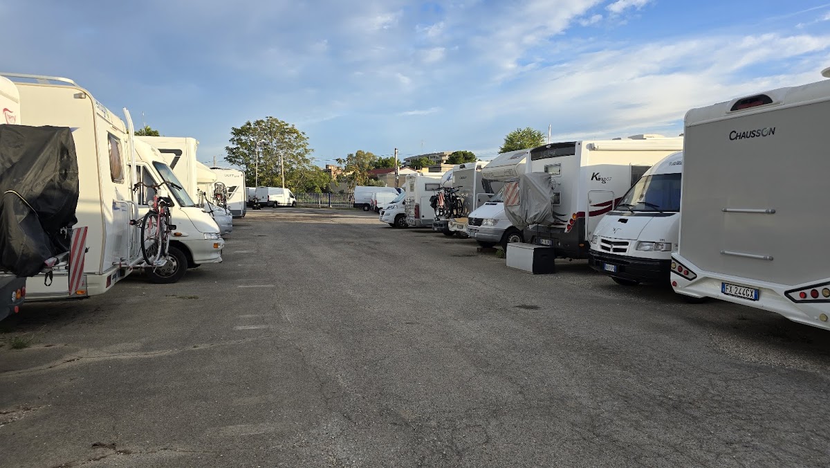 Parking Camping Car — Punto di interesse a Bari, Bari