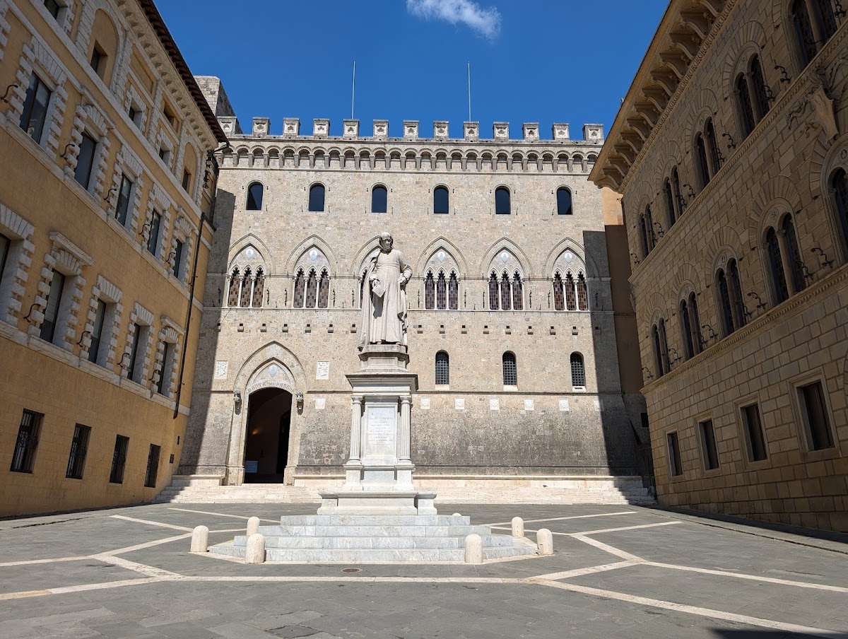 Palazzo Salimbeni — Punto di interesse a Siena, Siena