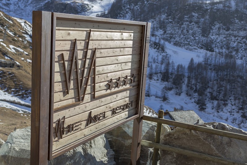 Hotel White Angel — Ristorante a Breuil-Cervinia, Piedmont