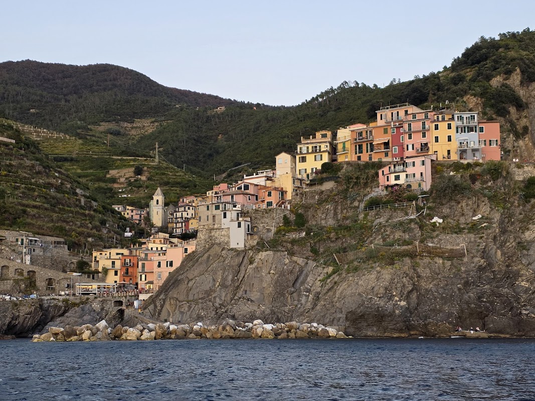 Enjoy Cinqueterre Boat Tours