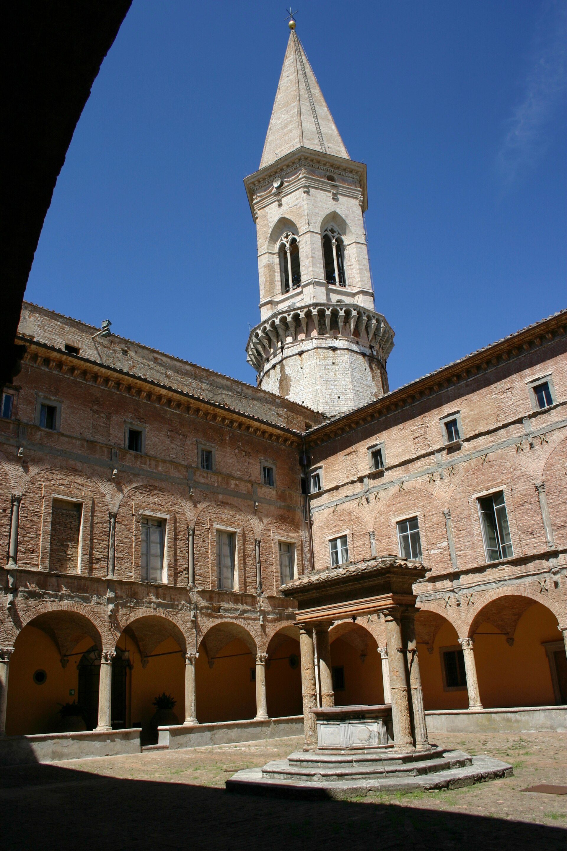 Basilica di San Pietro — Punto di interesse a Perugia, Perugia