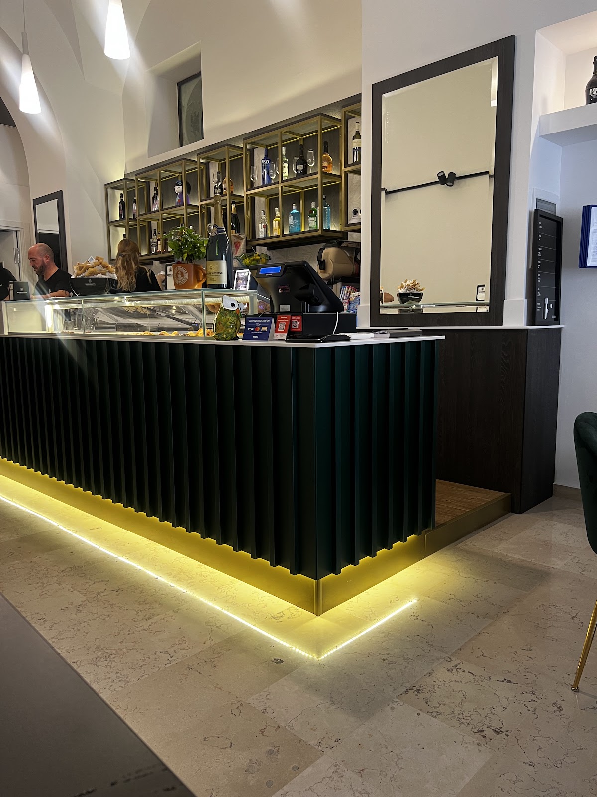 Cafè Carulli — Punto di interesse a Bari, Bari