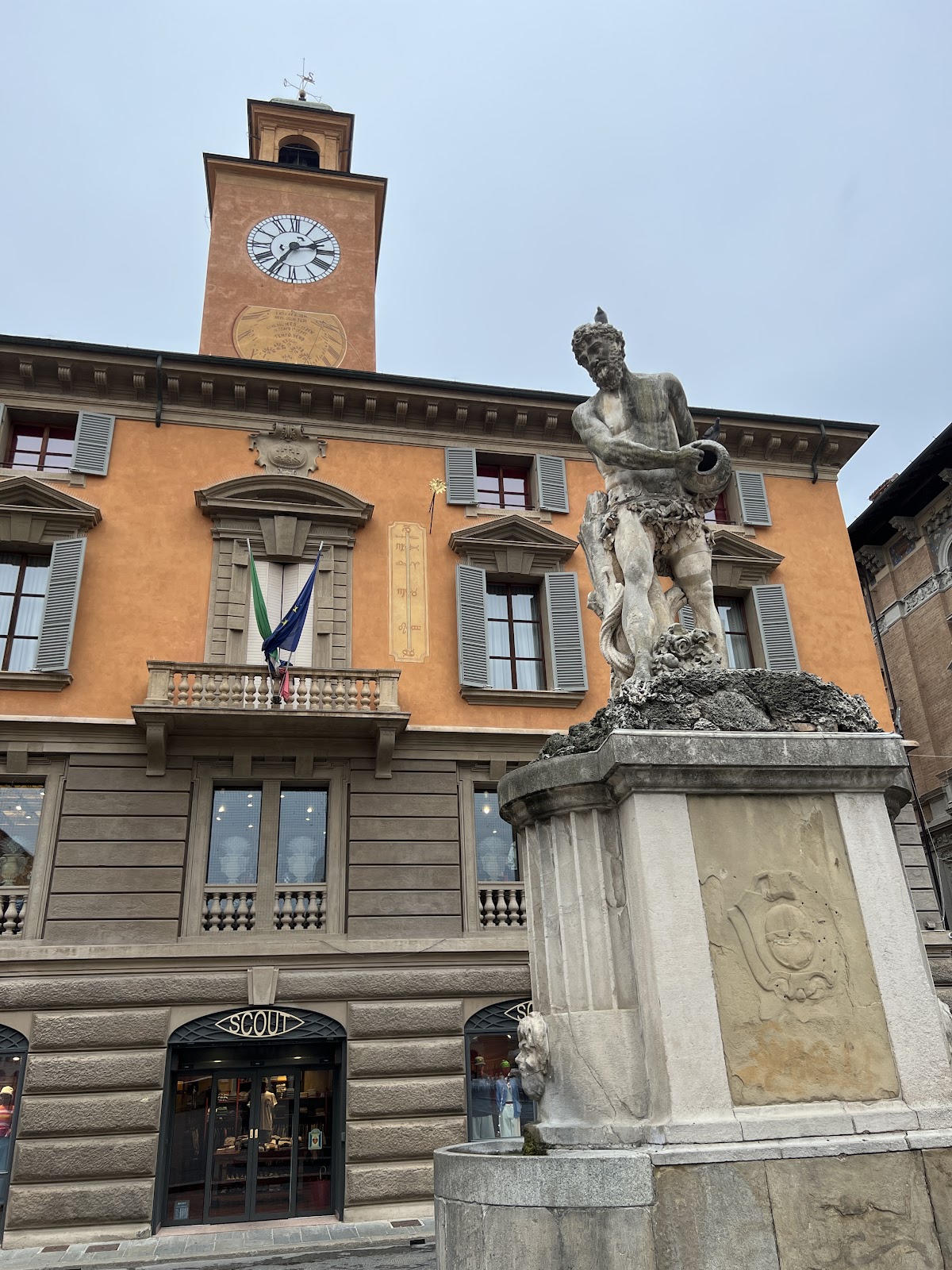 Statua del Crostolo — Punto di interesse a Reggio Emilia, Reggio Emilia