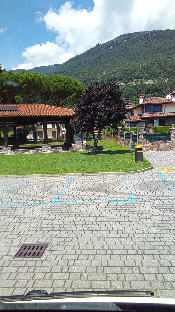 Camper Stop Area Sosta Camper — Punto di interesse a Varenna, Lecco