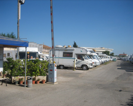 Gran Parcheggio Alberotanza — Punto di interesse a Bari, Bari